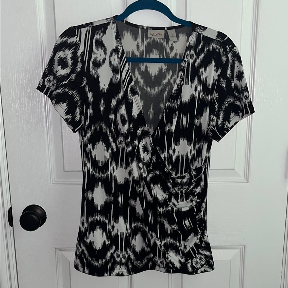 CHICO’S easywear black and white blouse
